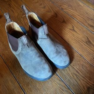 Blundstone boots size 9 brown suede